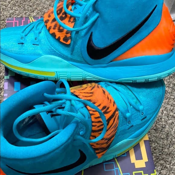 Kyrie 6 - Picture 2 of 3